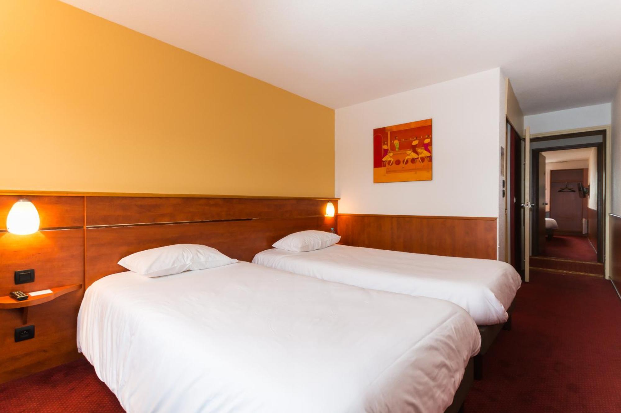 Brit Hotel Rennes Cesson Exterior photo