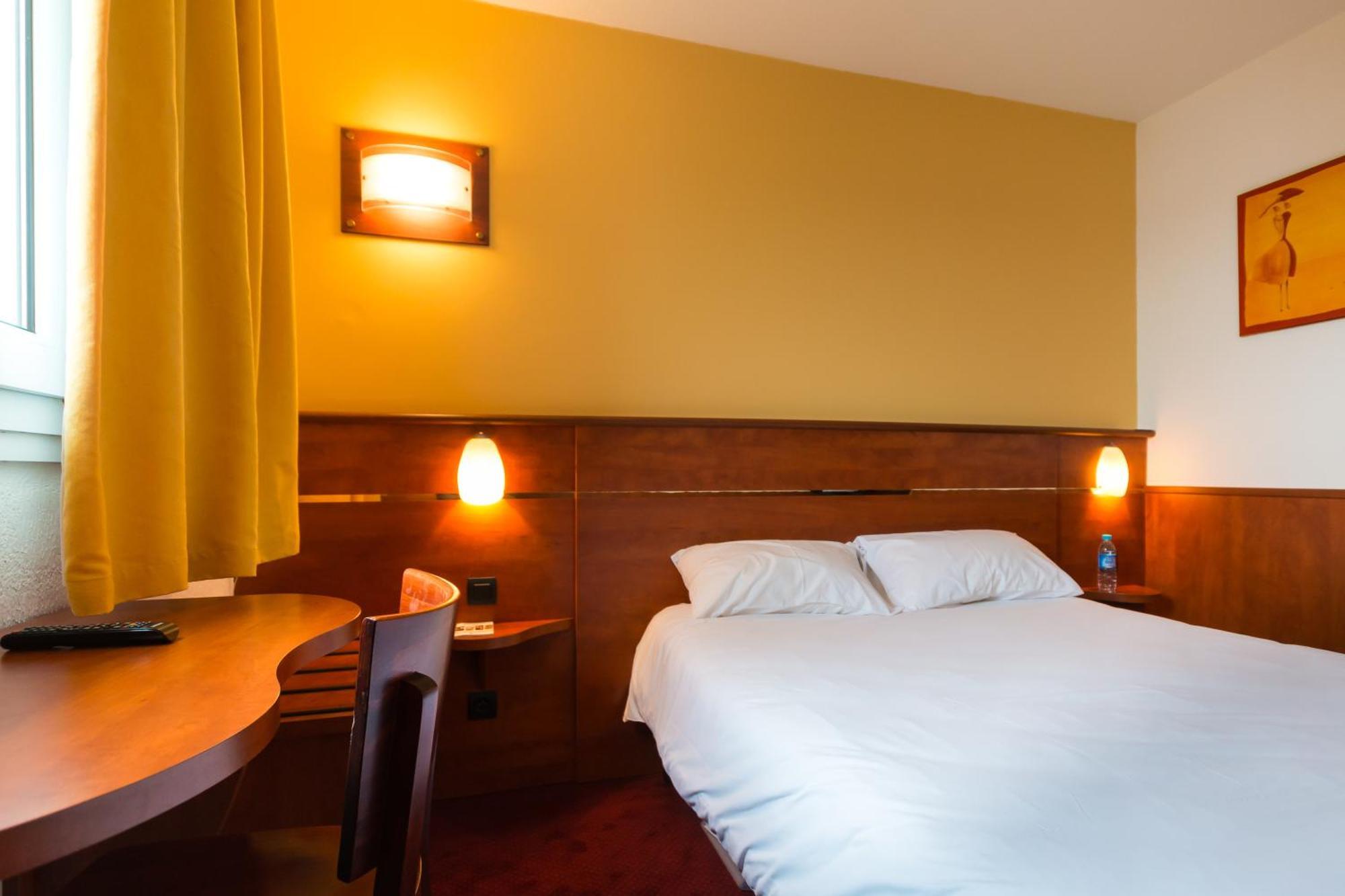Brit Hotel Rennes Cesson Exterior photo