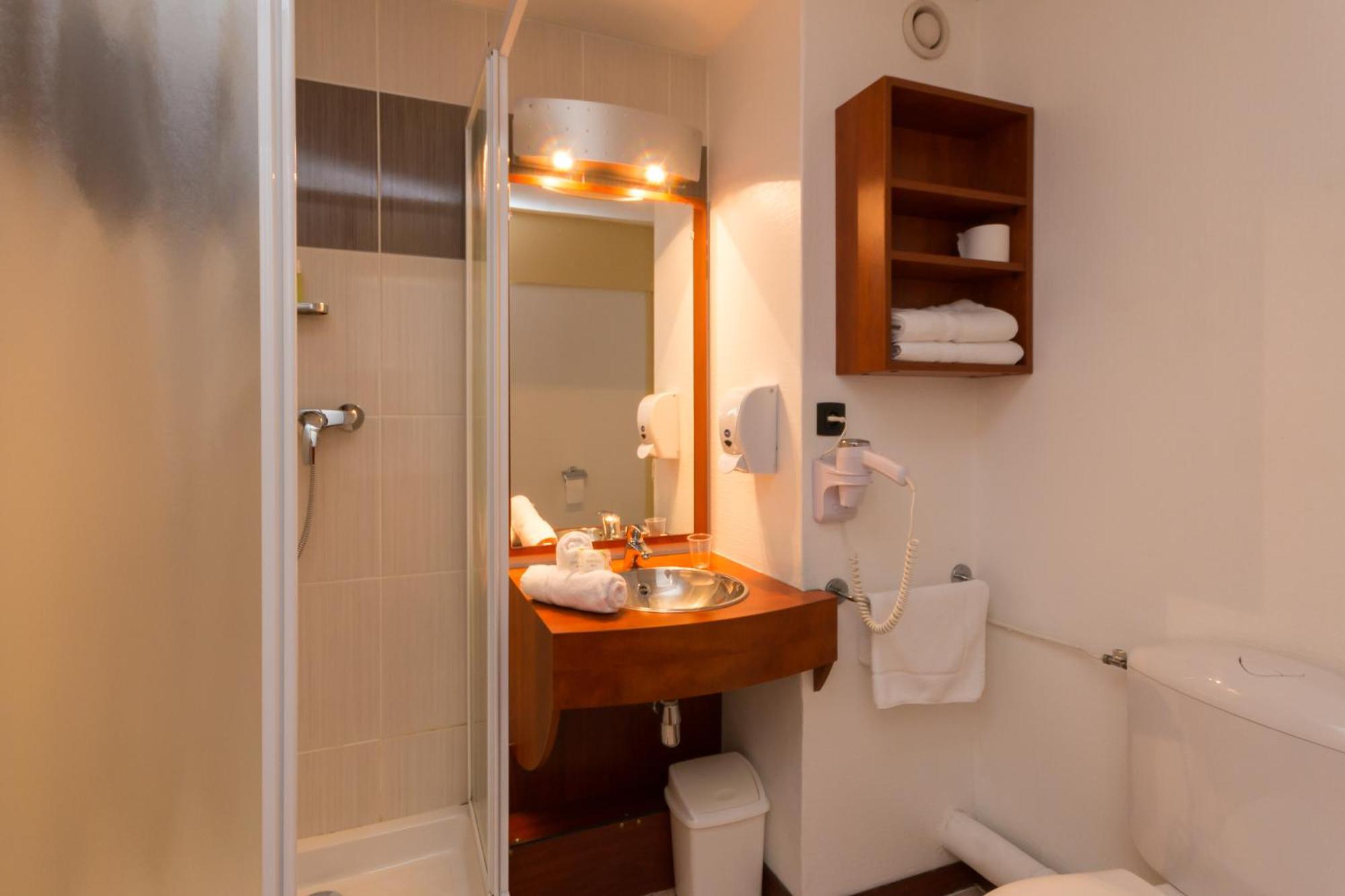 Brit Hotel Rennes Cesson Exterior photo