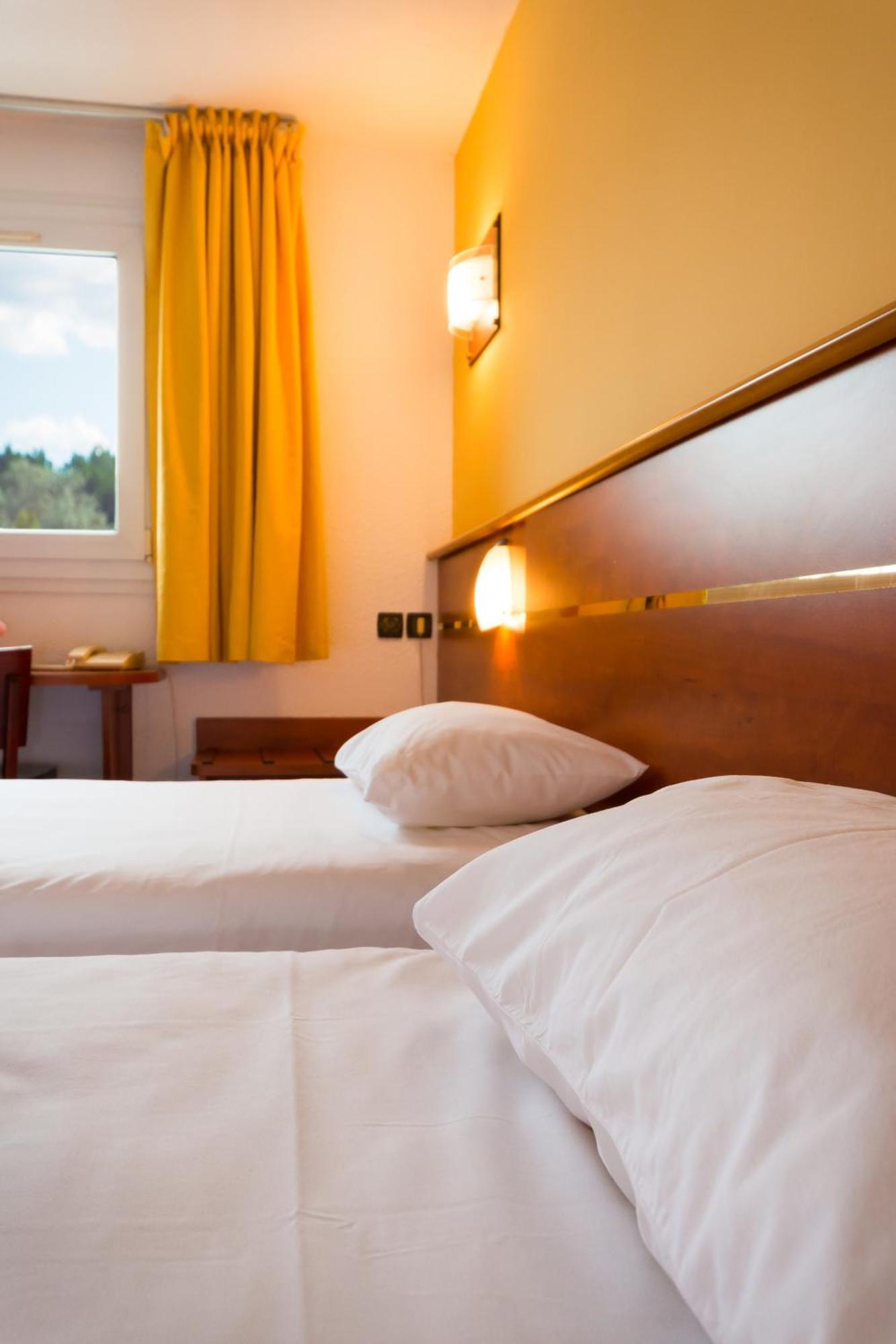 Brit Hotel Rennes Cesson Exterior photo