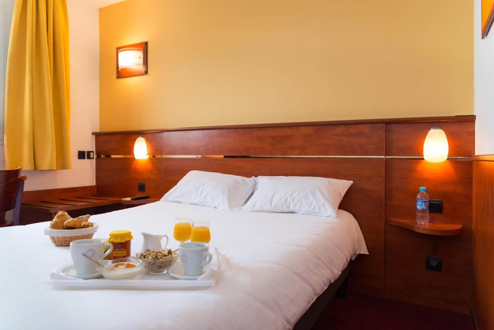 Brit Hotel Rennes Cesson Exterior photo