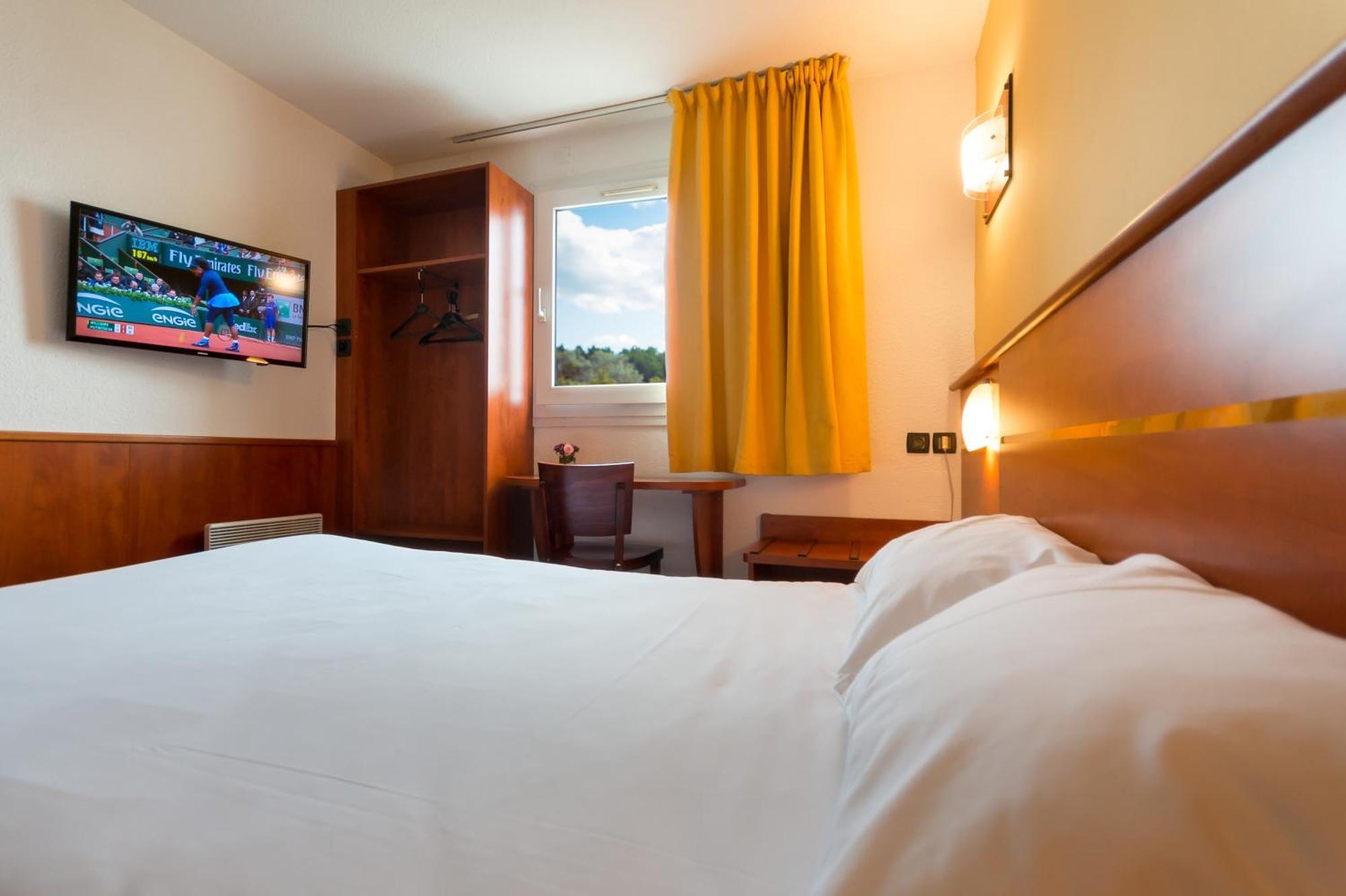 Brit Hotel Rennes Cesson Exterior photo